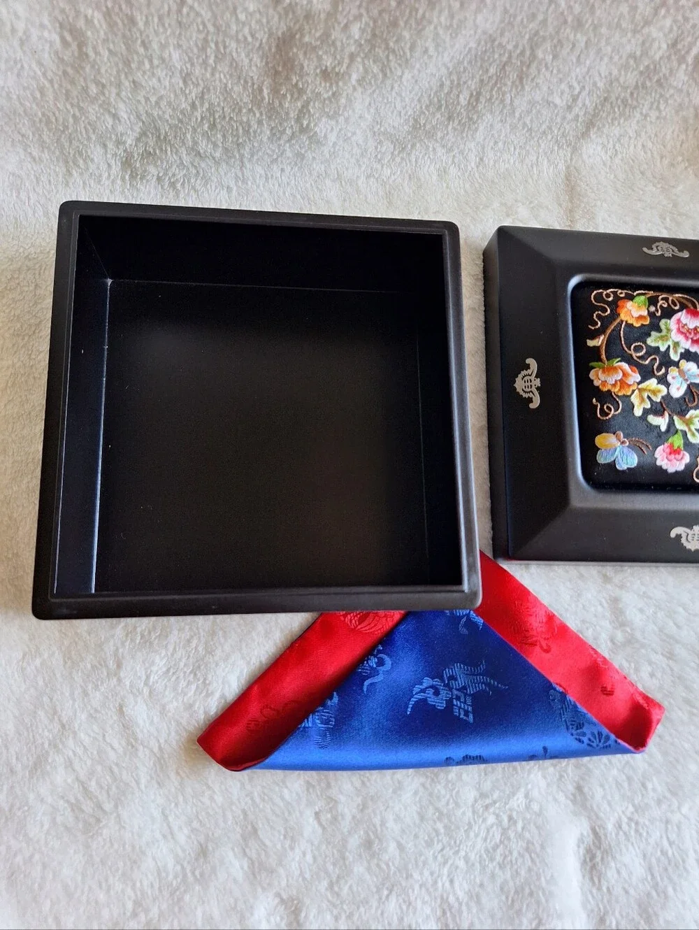 Vintage Korean Wooden Lacquer Jewelry Box Hand Silk Embroidered Peony Floral